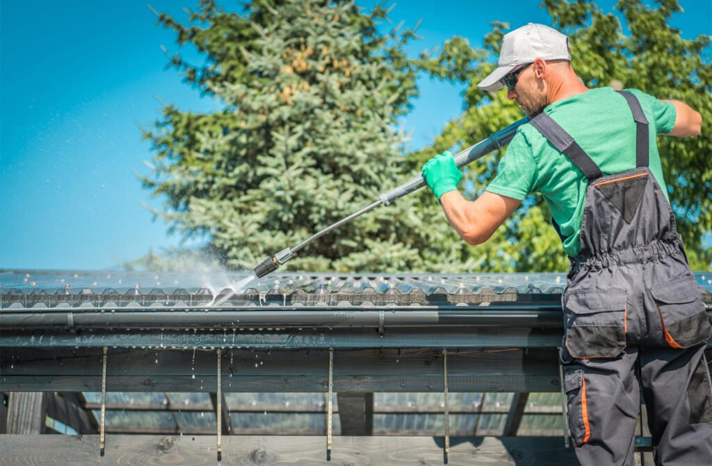 Benefits of cleaning your gutters regulary