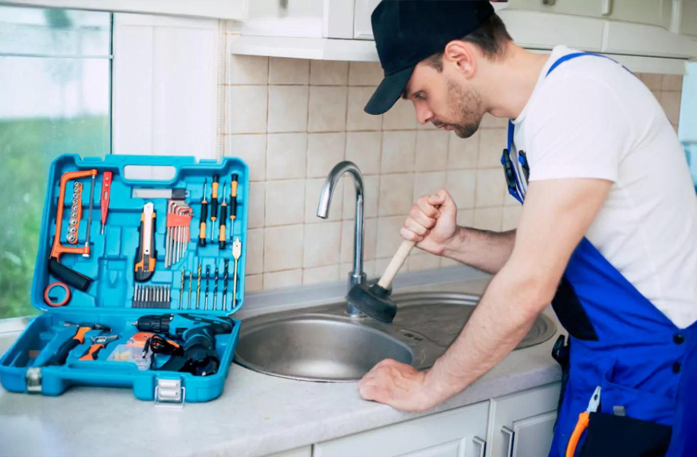 When to Call a Professional Plumber Signs You Shouldn't Ignore